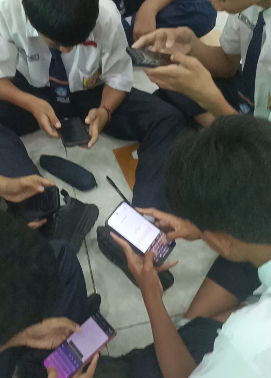 Peringati Bulan Bahasa,Siswa Kelas VIII SMPN 26 Surabaya Asah Kemampuan Menulis